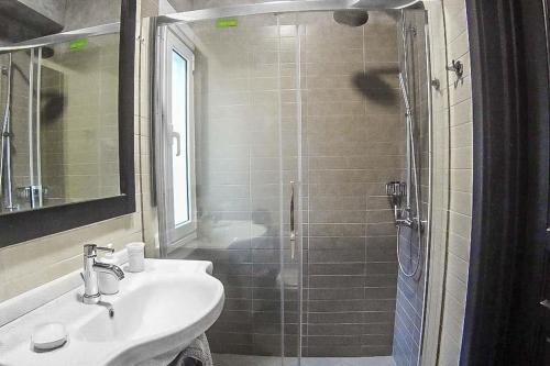 Kassiopi Villa Sleeps 14 Pool Air Con Wifi