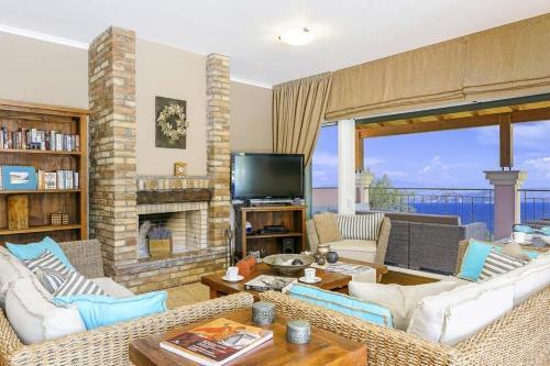 Kassiopi Villa Sleeps 14 Pool Air Con Wifi
