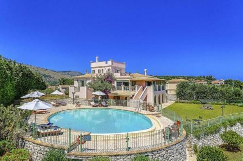 Kassiopi Villa Sleeps 14 Pool Air Con Wifi