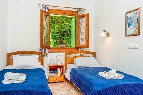 Kassiopi Villa Sleeps 10 Pool Air Con Wifi