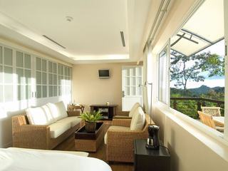 Gaia Hotel & Reserve