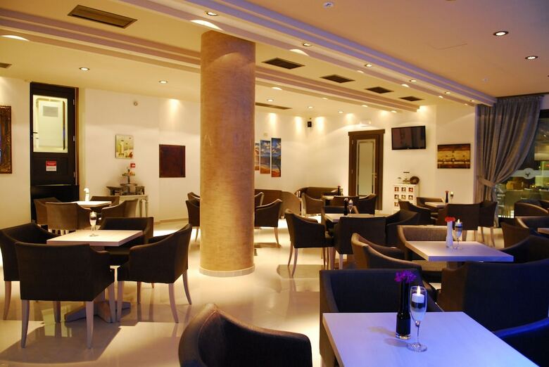 Hotel Cactus Royal