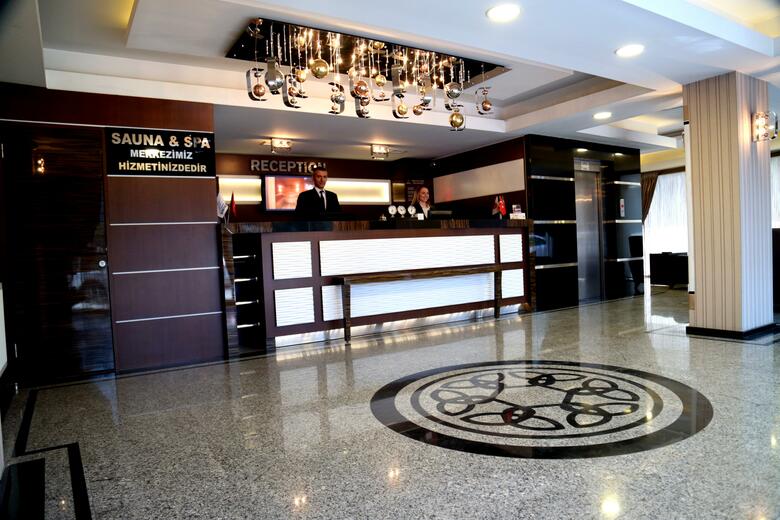 Hotel Black Cloud