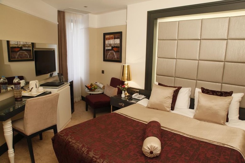 Hotel Mirilayon