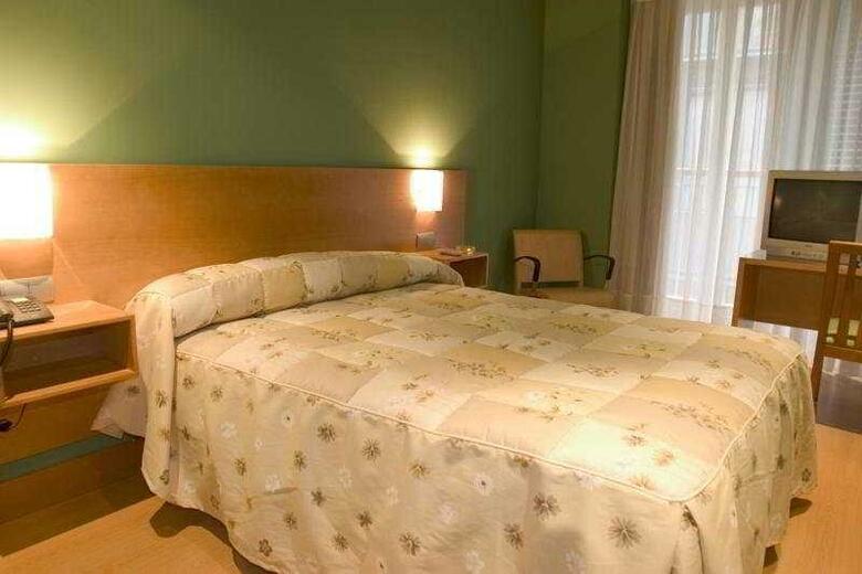 Hotel Bilbao Jardines