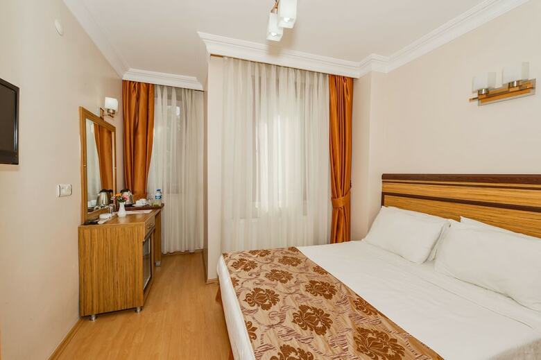 May Hotel