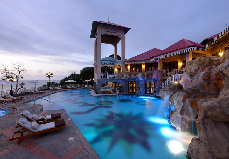 Hotel Sandals Regency La Toc