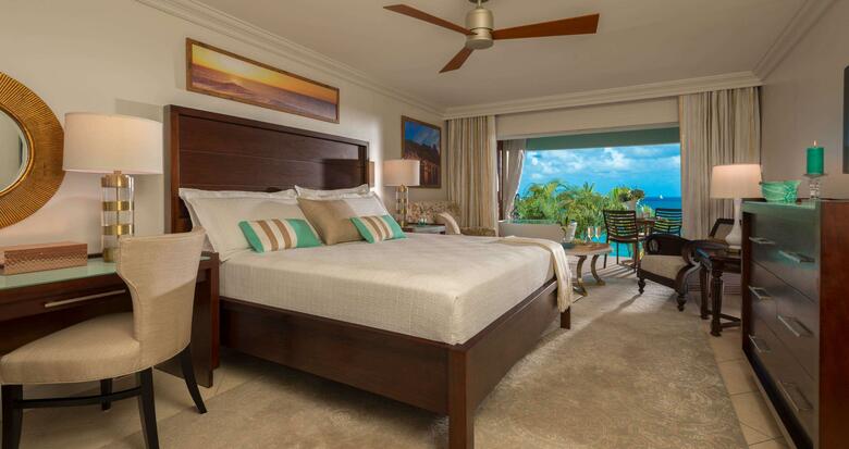 Hotel Sandals Regency La Toc