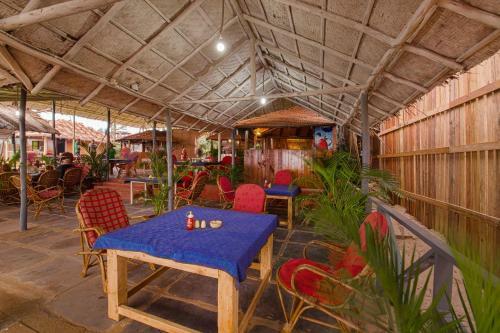 Rustic Hut At Ashwem Beach, Goa, By Guesthouser 33445
