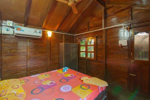 Rustic Hut At Ashwem Beach, Goa, By Guesthouser 33445