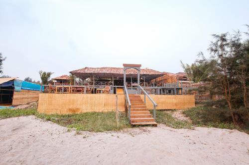 Rustic Hut At Ashwem Beach, Goa, By Guesthouser 33445