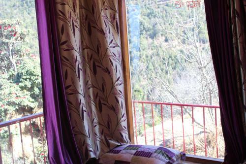 Hostal The Dhanolti Groove Garden