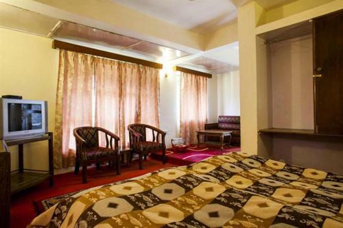 Hotel Resort Near Sunset View Point In Dharamshala