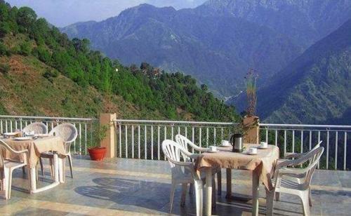 Hotel Resort Near Sunset View Point In Dharamshala