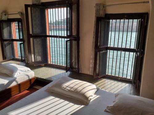 Hostal Patnimal Guesthouse
