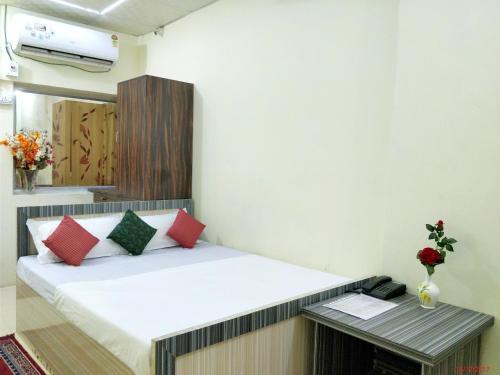 Bed & Breakfast Hotel Dhingra Residency