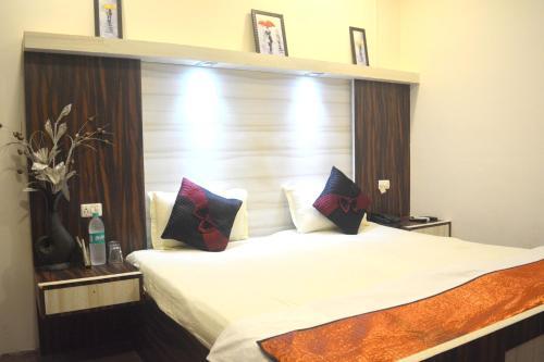 Bed & Breakfast Hotel Dhingra Residency