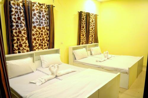 Bed & Breakfast Hotel Dhingra Residency