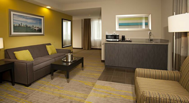 Hotel Comfort Suites Miami Airport North
