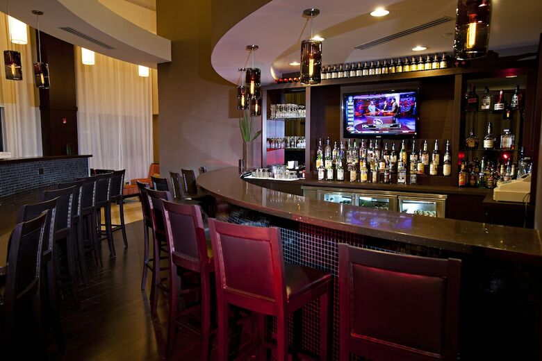 Hotel Comfort Suites Miami Airport North