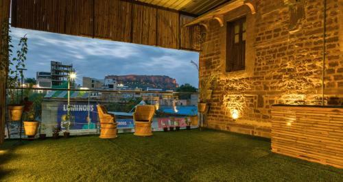 Locomo Hostel - A Heritage Property
