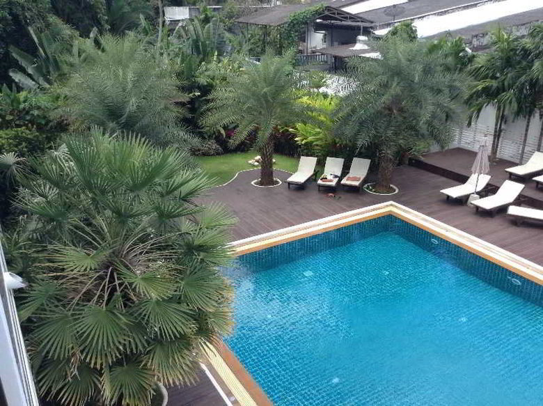 Dee Andaman Hotel Pool Bar