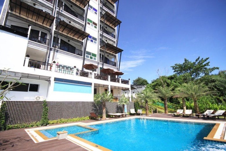 Dee Andaman Hotel Pool Bar
