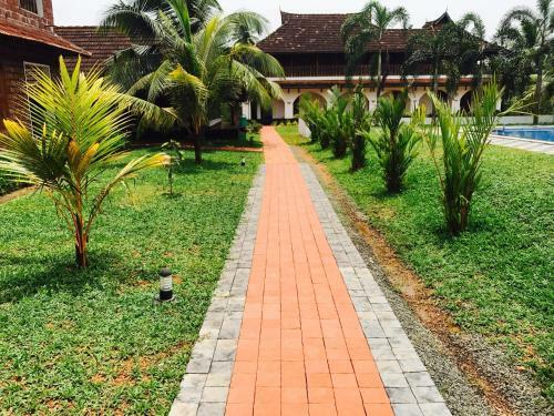 Hotel Kumarakom Heritage