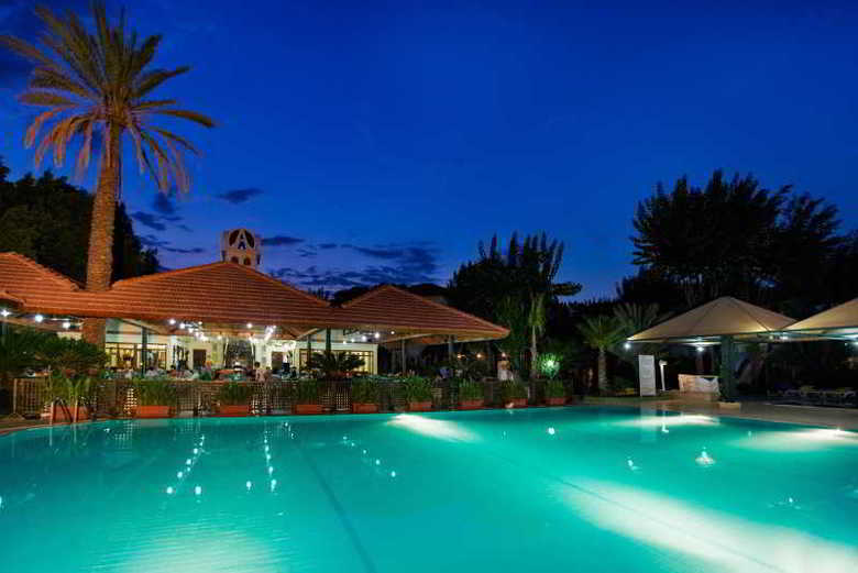Larissa Akman Park Hotel