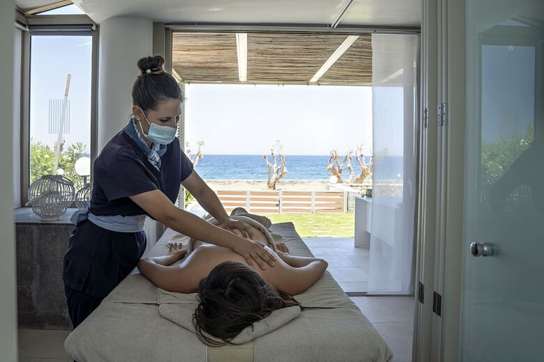 Hotel Maritimo Beach