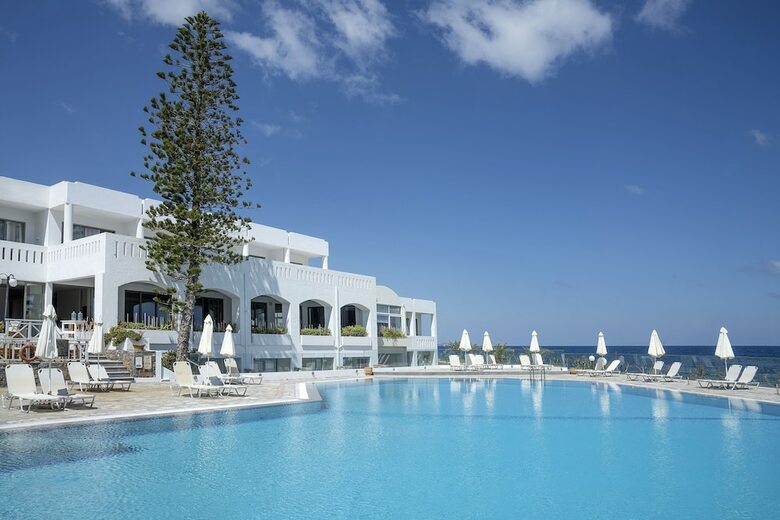 Hotel Maritimo Beach
