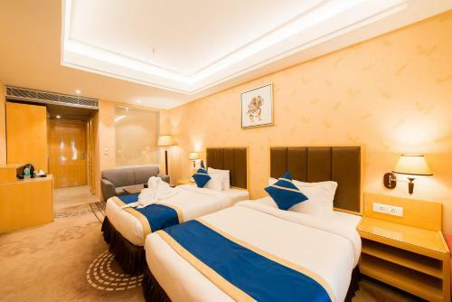 Hotel D'corbiz