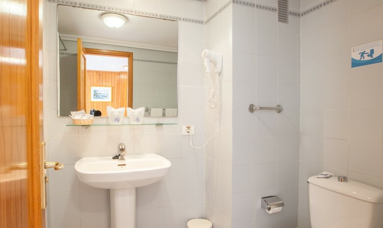 Hotel Blue Sea Lagos de Cesar