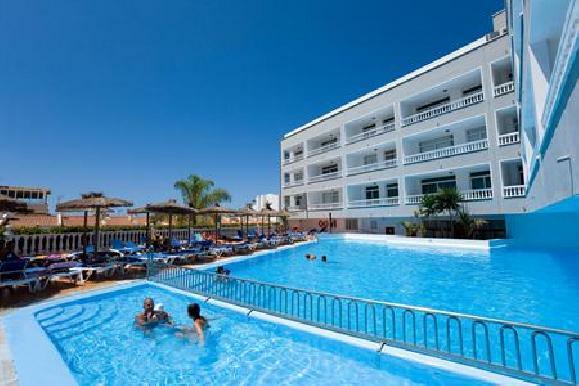 Hotel Blue Sea Lagos de Cesar