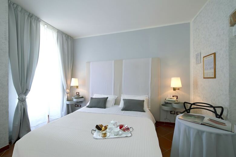 Hotel De La Pace