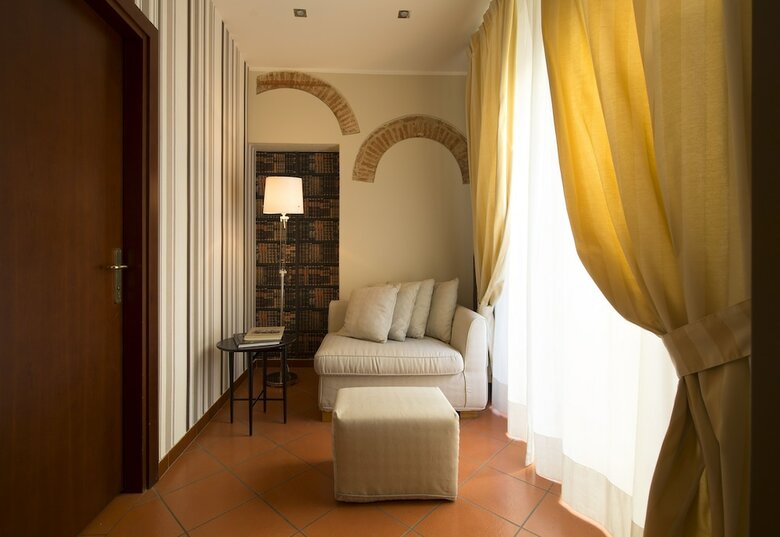 Hotel De La Pace
