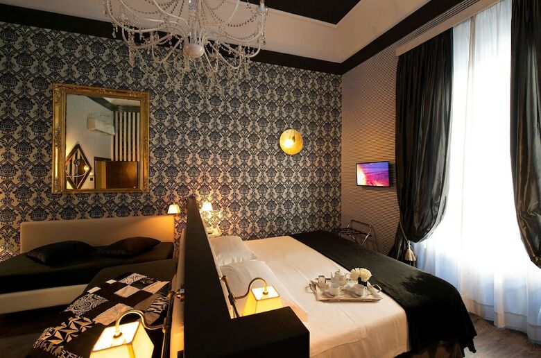 Hotel De La Pace