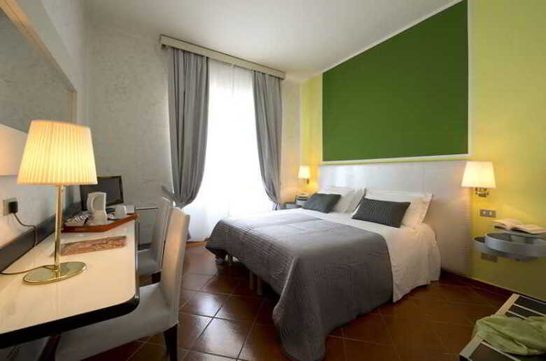 Hotel De La Pace