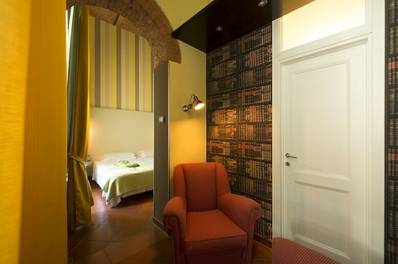 Hotel De La Pace