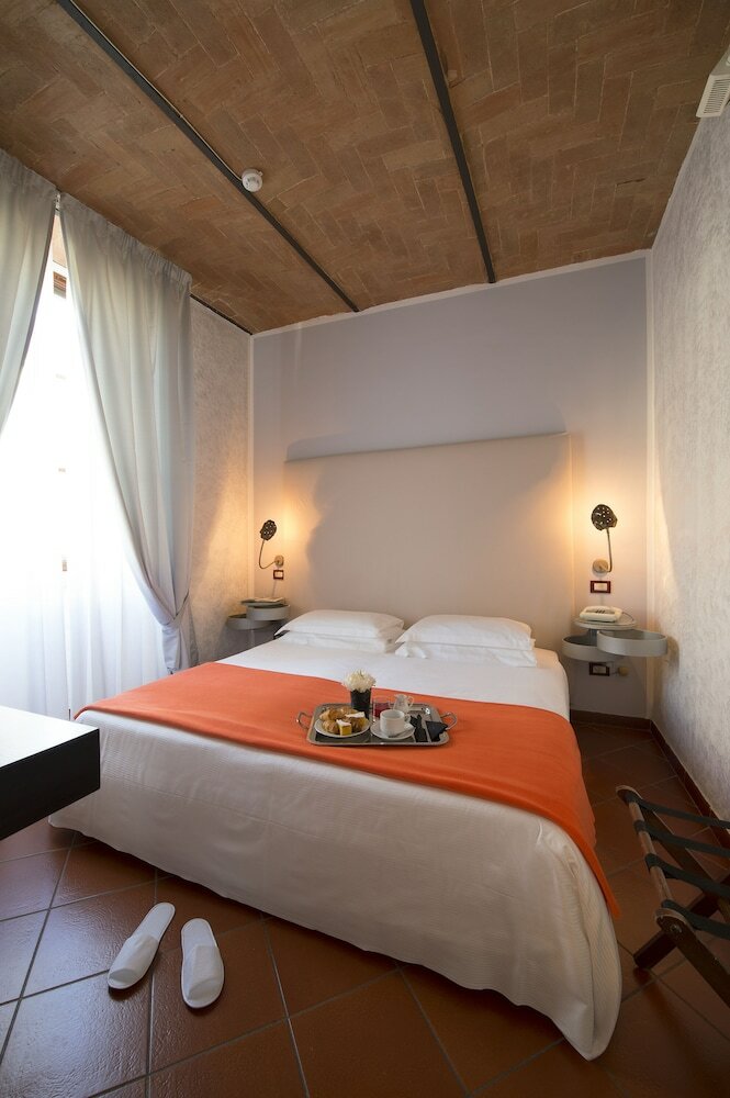 Hotel De La Pace