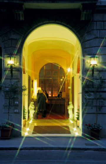 Hotel De La Pace