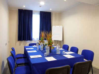 Hotel Express By Holiday Inn