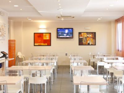 Hotel Express By Holiday Inn