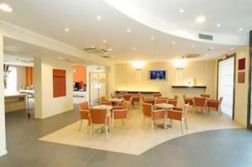 Hotel Express By Holiday Inn
