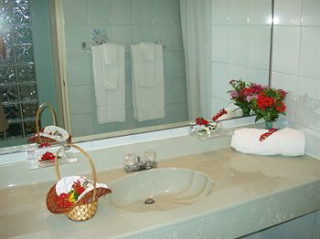 Hotel Harmony Suites