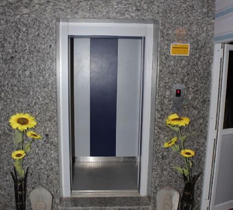 Hostal Suradeep Residency