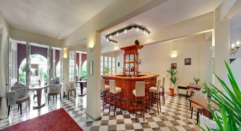 Hotel Omiros