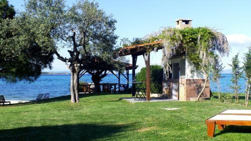 4elies Apartments