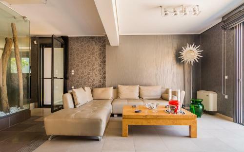 Villa Adam