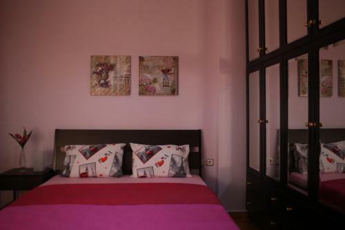 Navarino Square Apartment